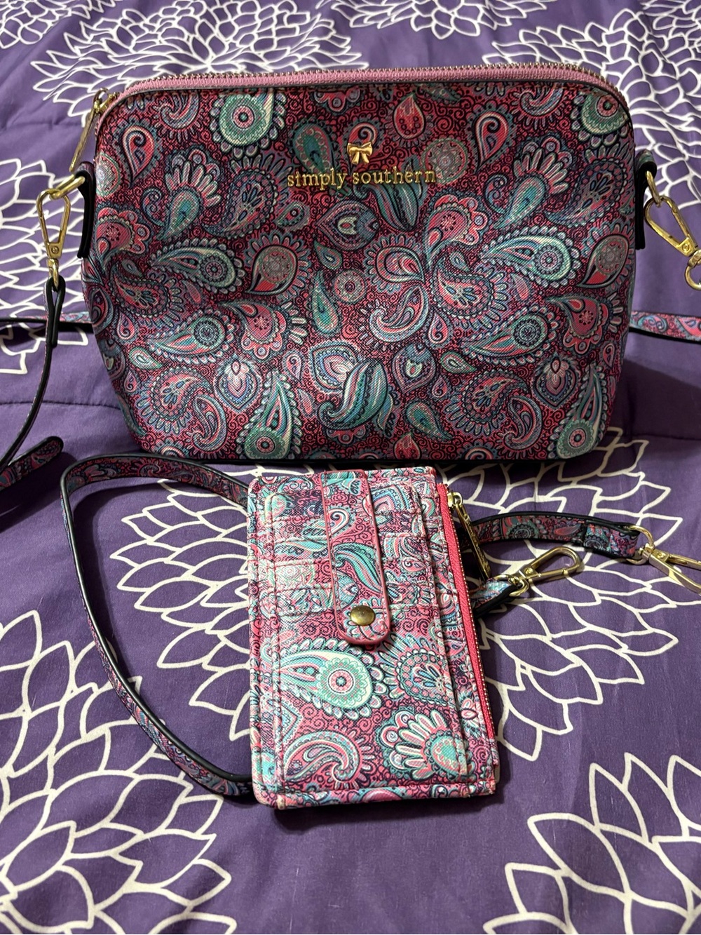 Simply Southern purse and wallet. Two straps removable